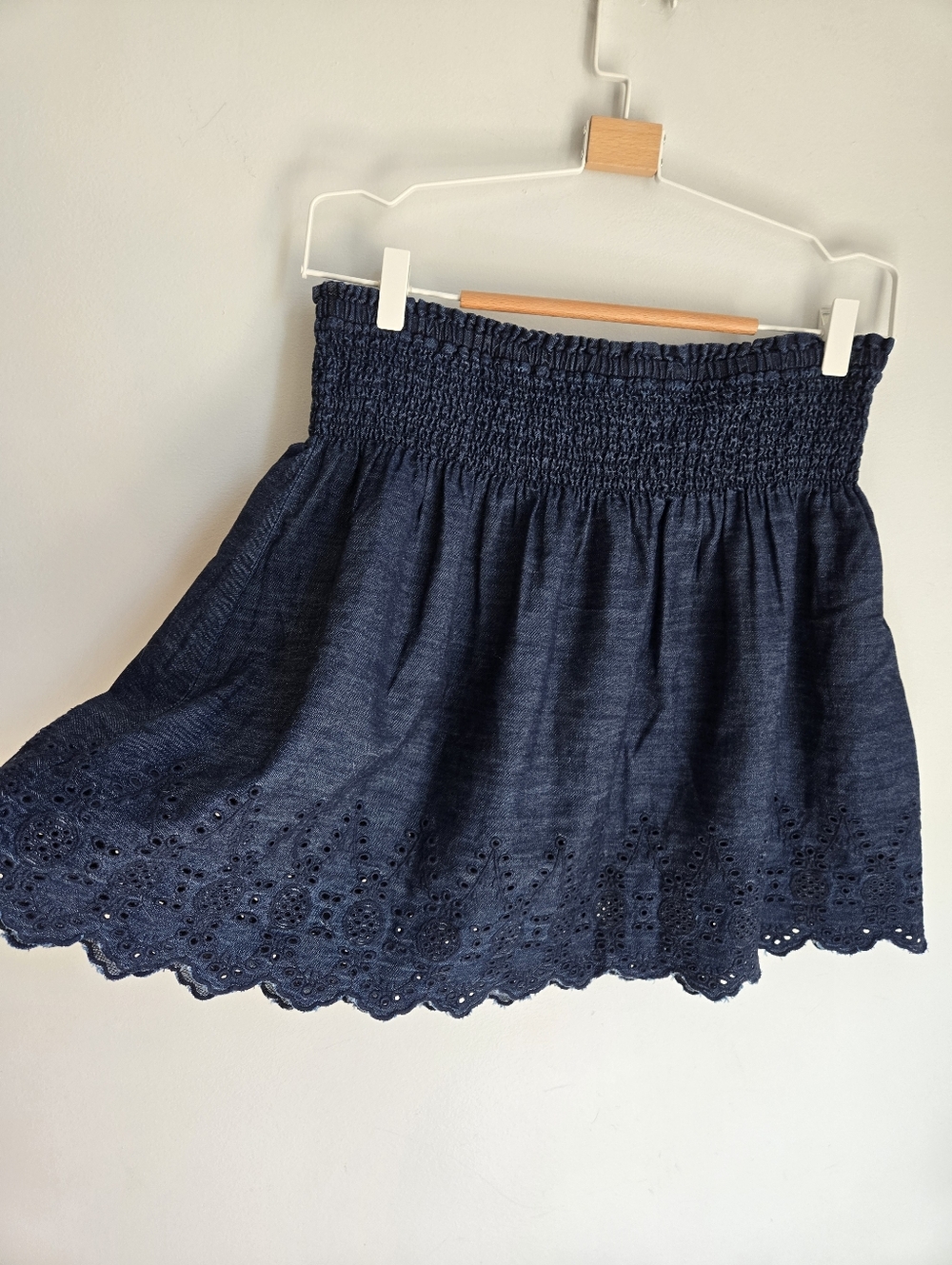 New GAP Navy Eyelet Smocked Mini Denim Skirt